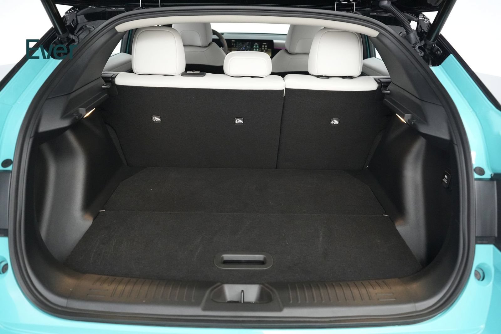 Used 2026 Nissan Leaf Platinum+ w/ Floor Mat Package (Platinum+) FWD image 8
