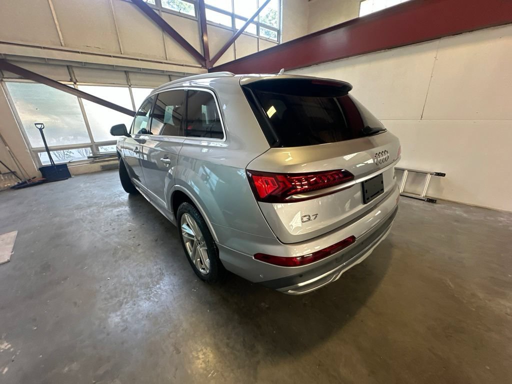 Used 2021 Audi Q7 2.0T Premium Plus AWD/4WD image 3
