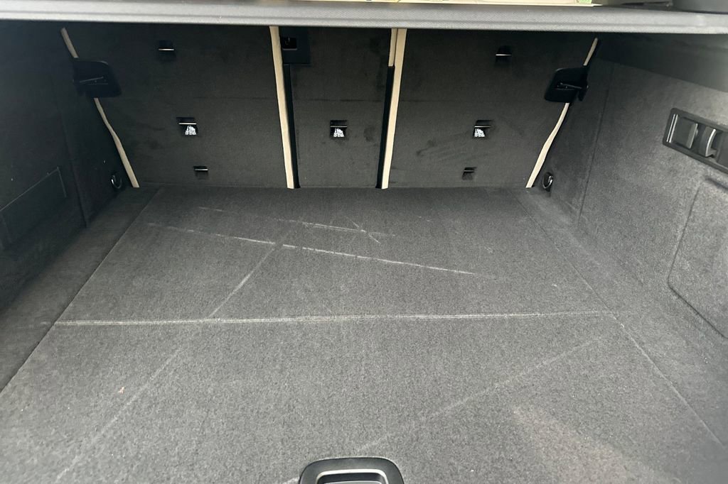 New 2026 BMW iX xDrive60 w/ Premium Package image 14