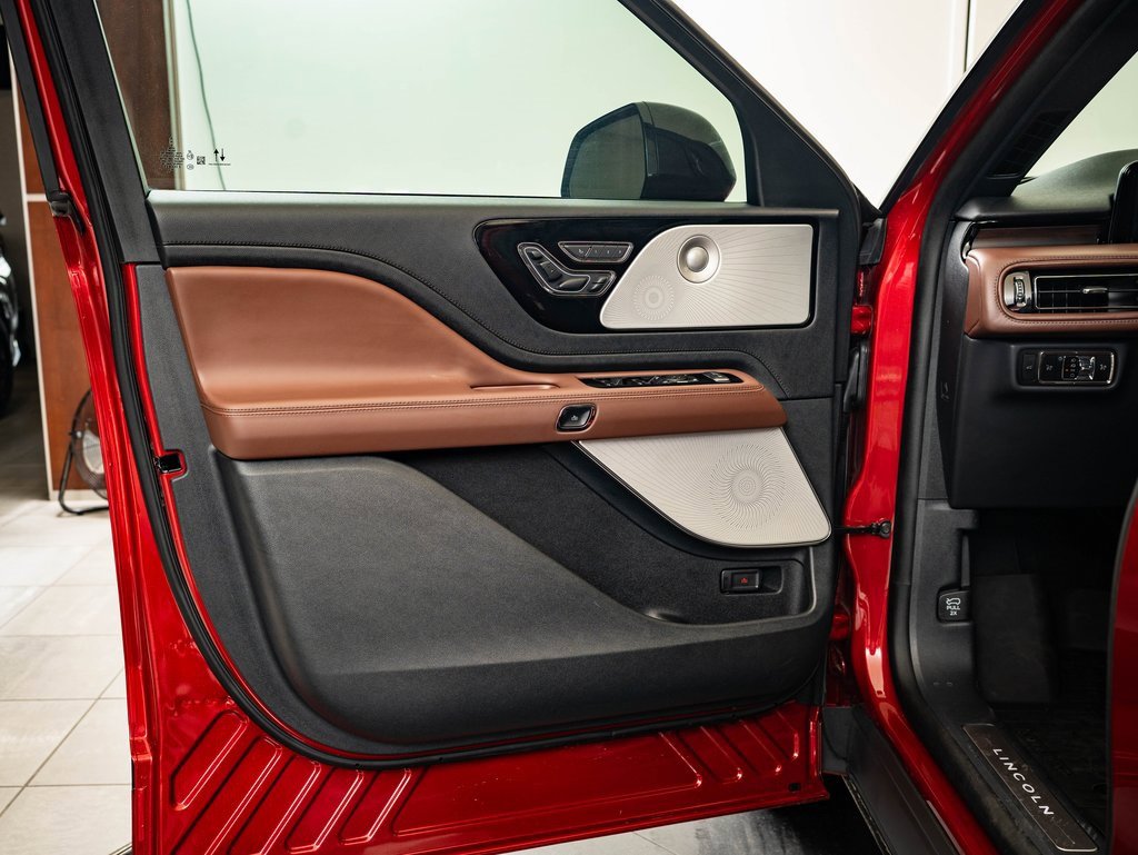 Used 2025 Lincoln Aviator Reserve w/ Equipment Group 201A image 26