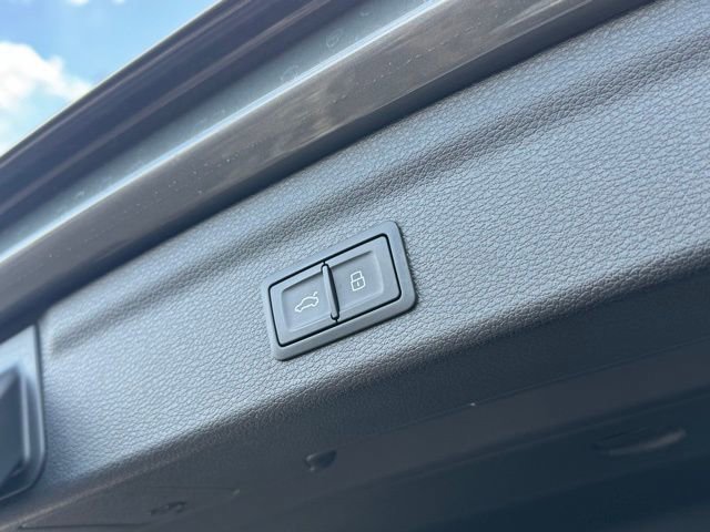 Certified 2025 Audi Q3 2.0T Premium Plus w/ Premium Plus Package image 28