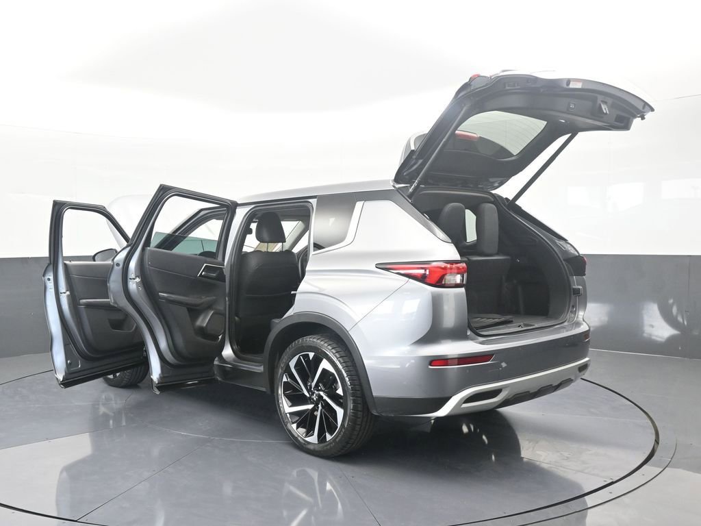 Used 2022 Mitsubishi Outlander SE image 81