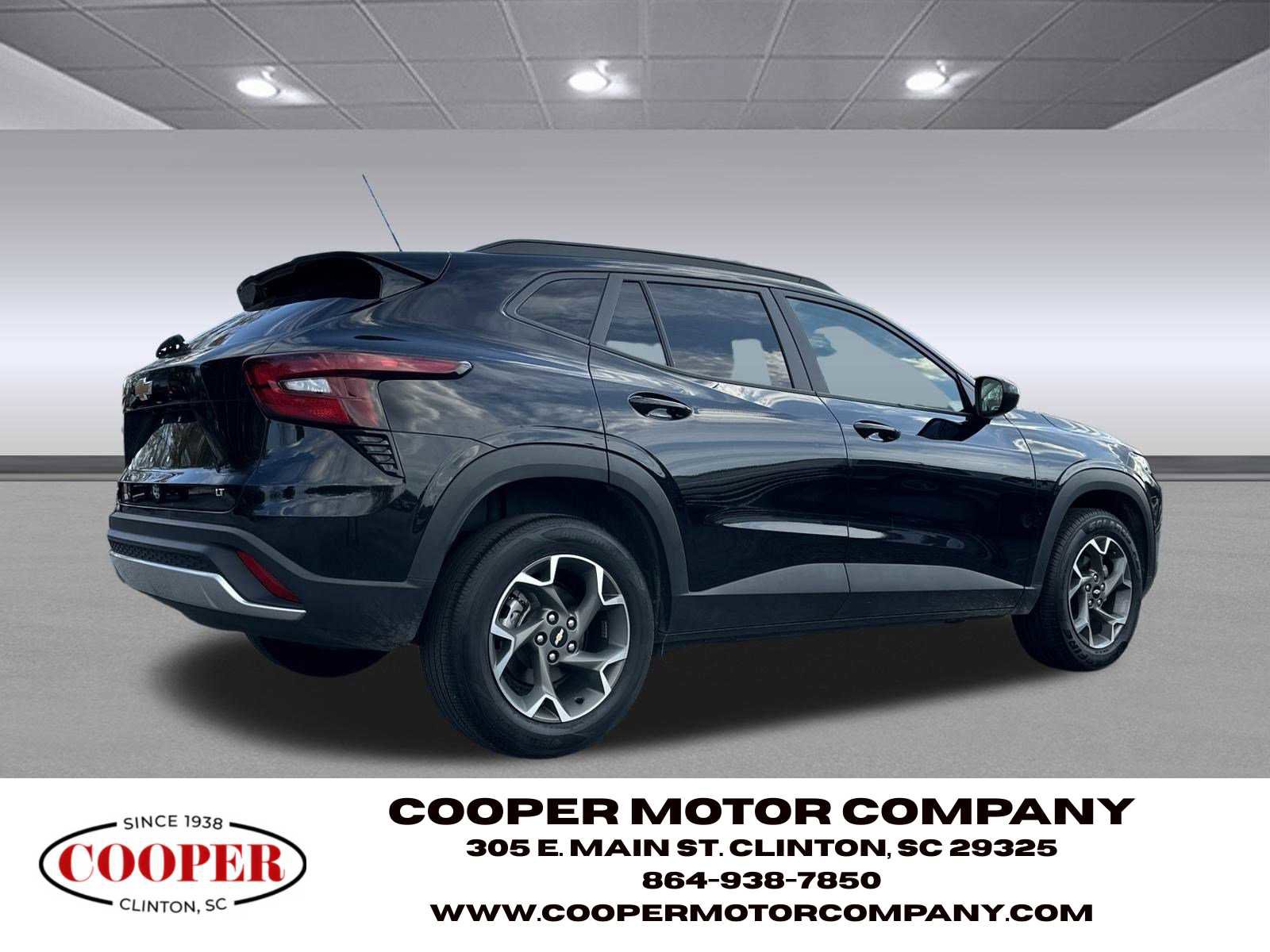Used 2024 Chevrolet Trax LT FWD image 7