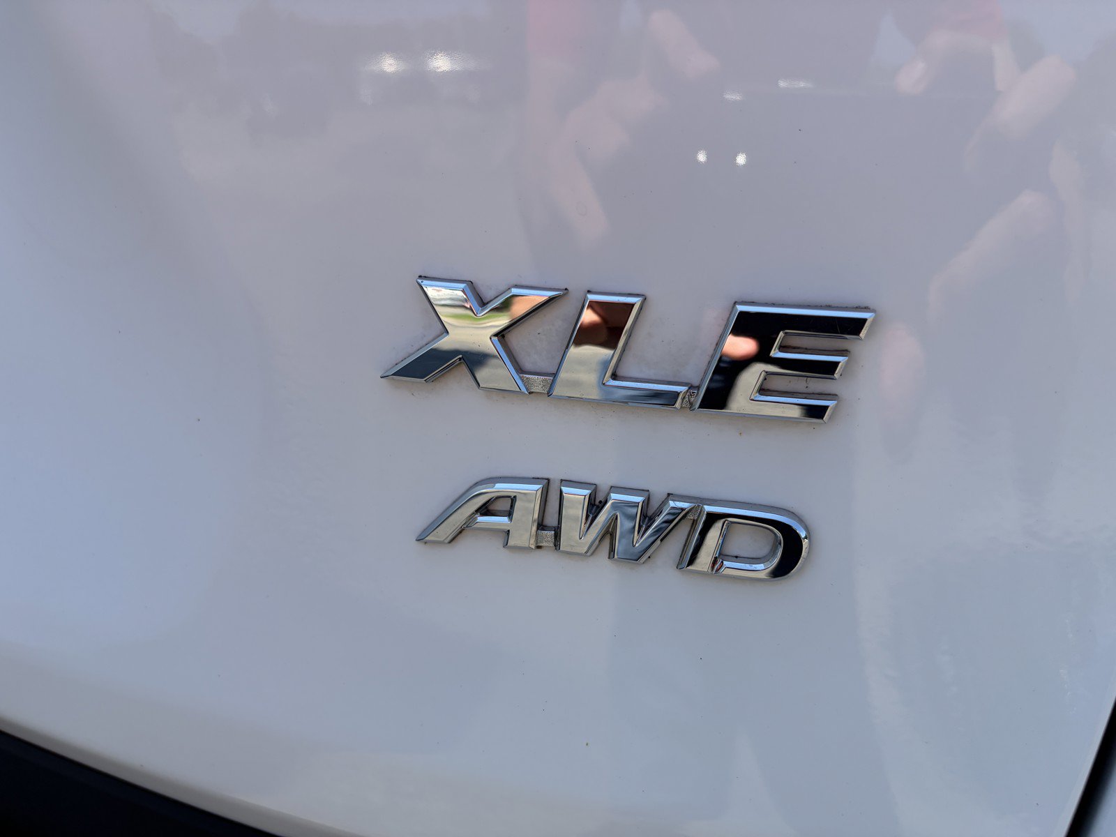 Used 2020 Toyota RAV4 XLE Premium AWD/4WD image 33