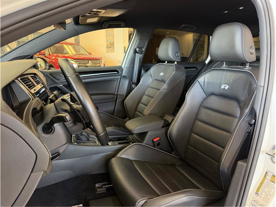 Used 2018 Volkswagen Golf 4-Door AWD/4WD image 23