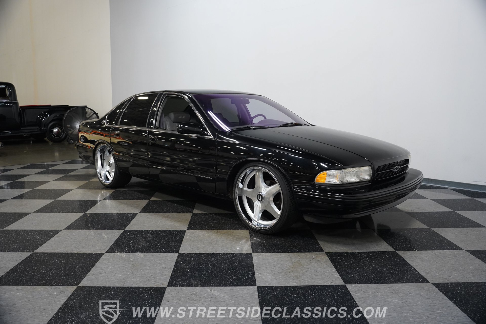 Used 1996 Chevrolet Impala SS RWD image 17