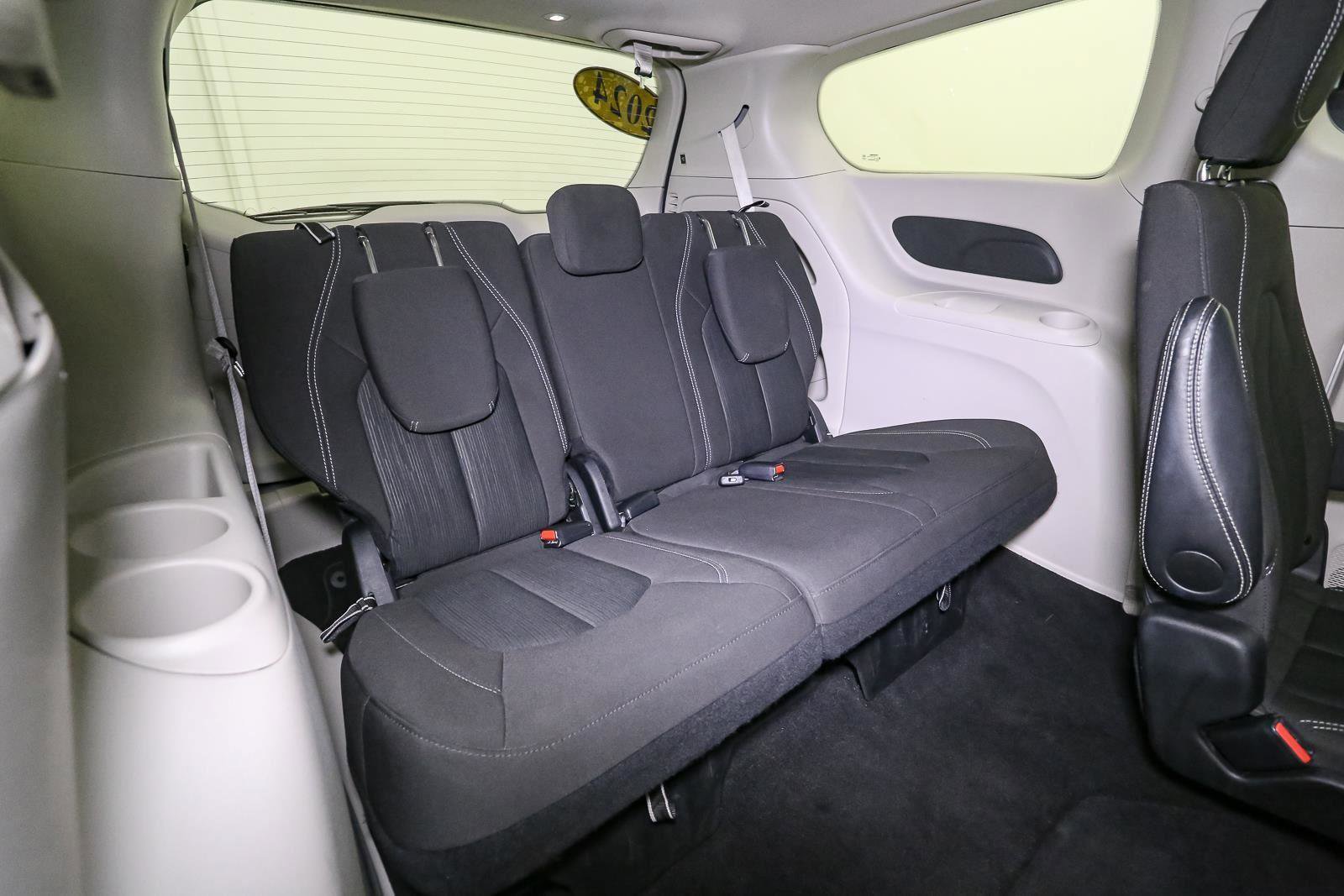 Used 2024 Chrysler Voyager LX image 21