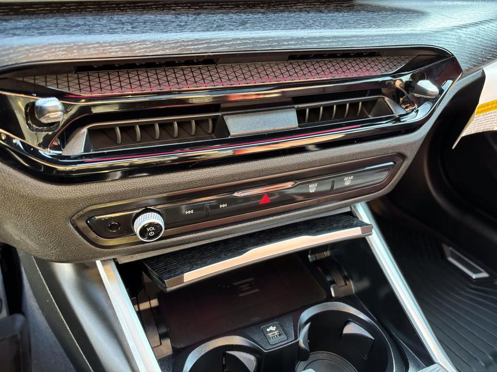 Certified 2025 BMW 330i xDrive Sedan w/ M Sport Package image 22