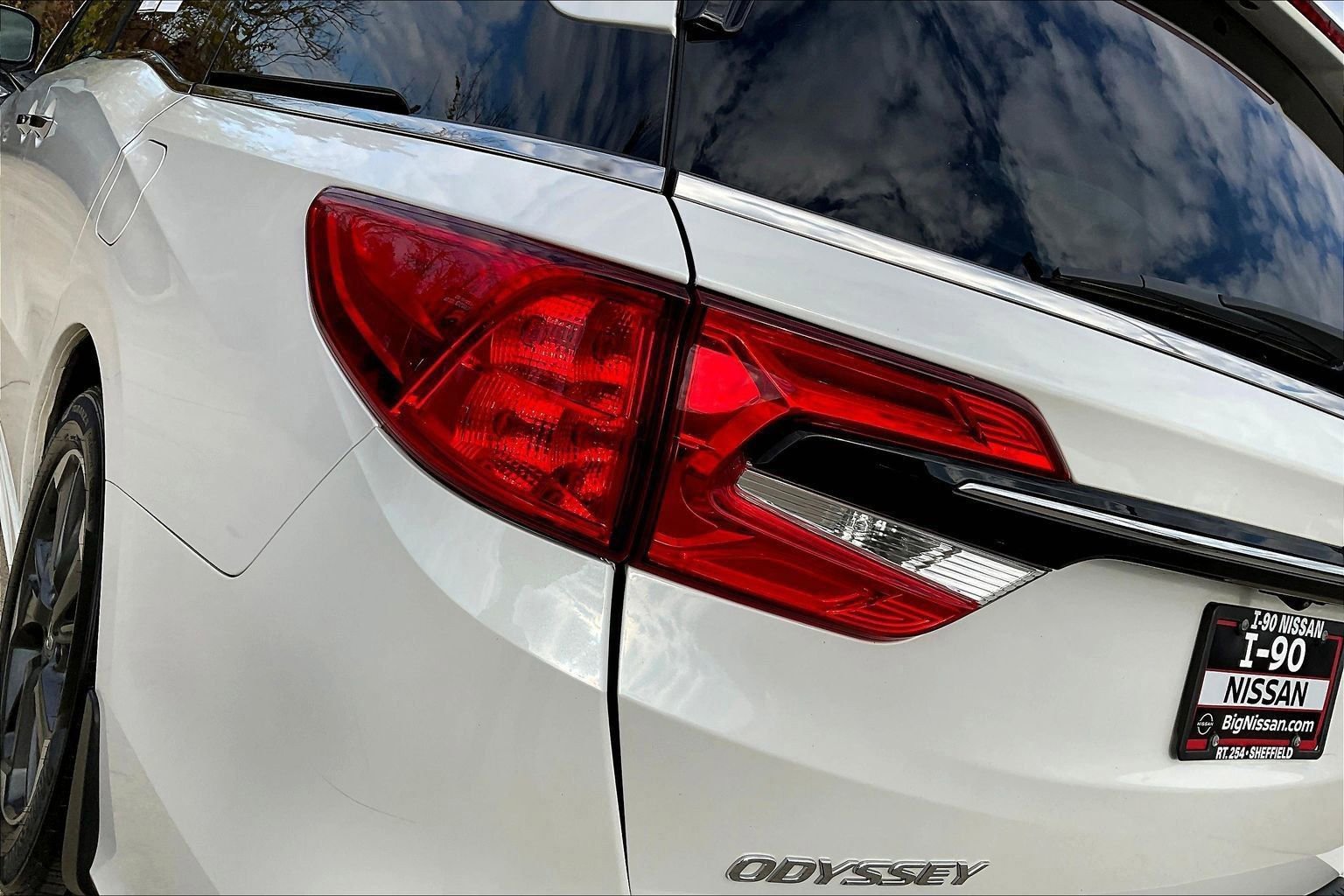 Used 2023 Honda Odyssey Elite image 32