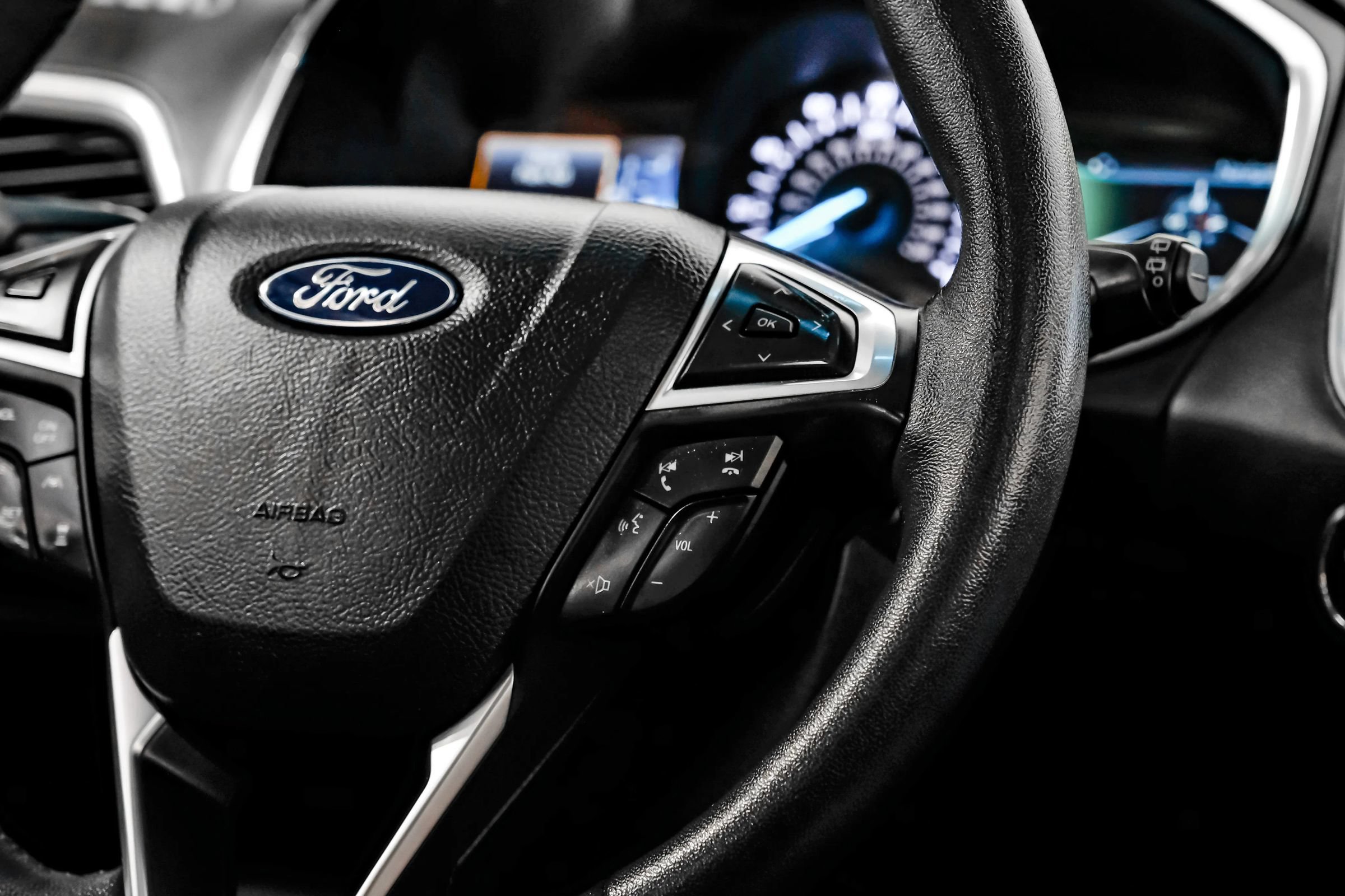Used 2019 Ford Edge Titanium w/ Equipment Group 301A FWD image 26
