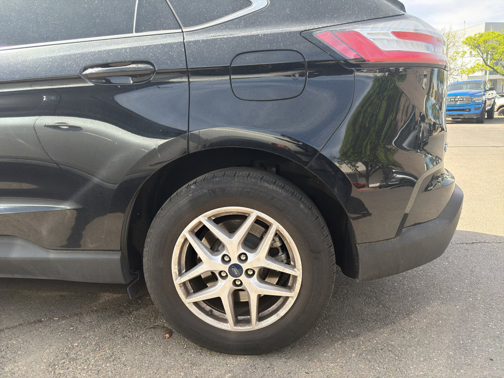 Used 2022 Ford Edge SEL image 12