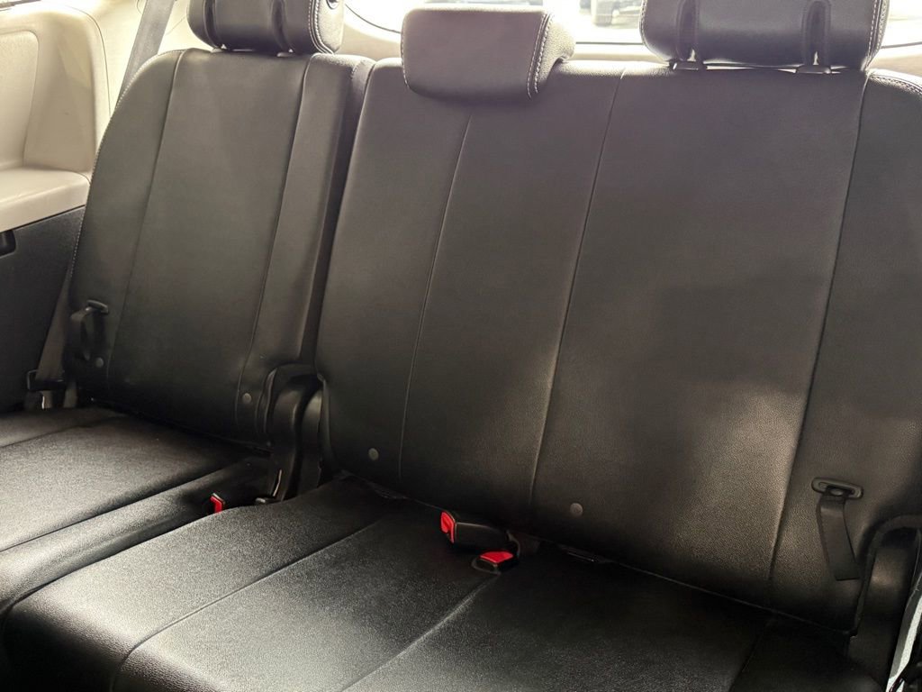 Certified 2019 Toyota Sienna SE image 34