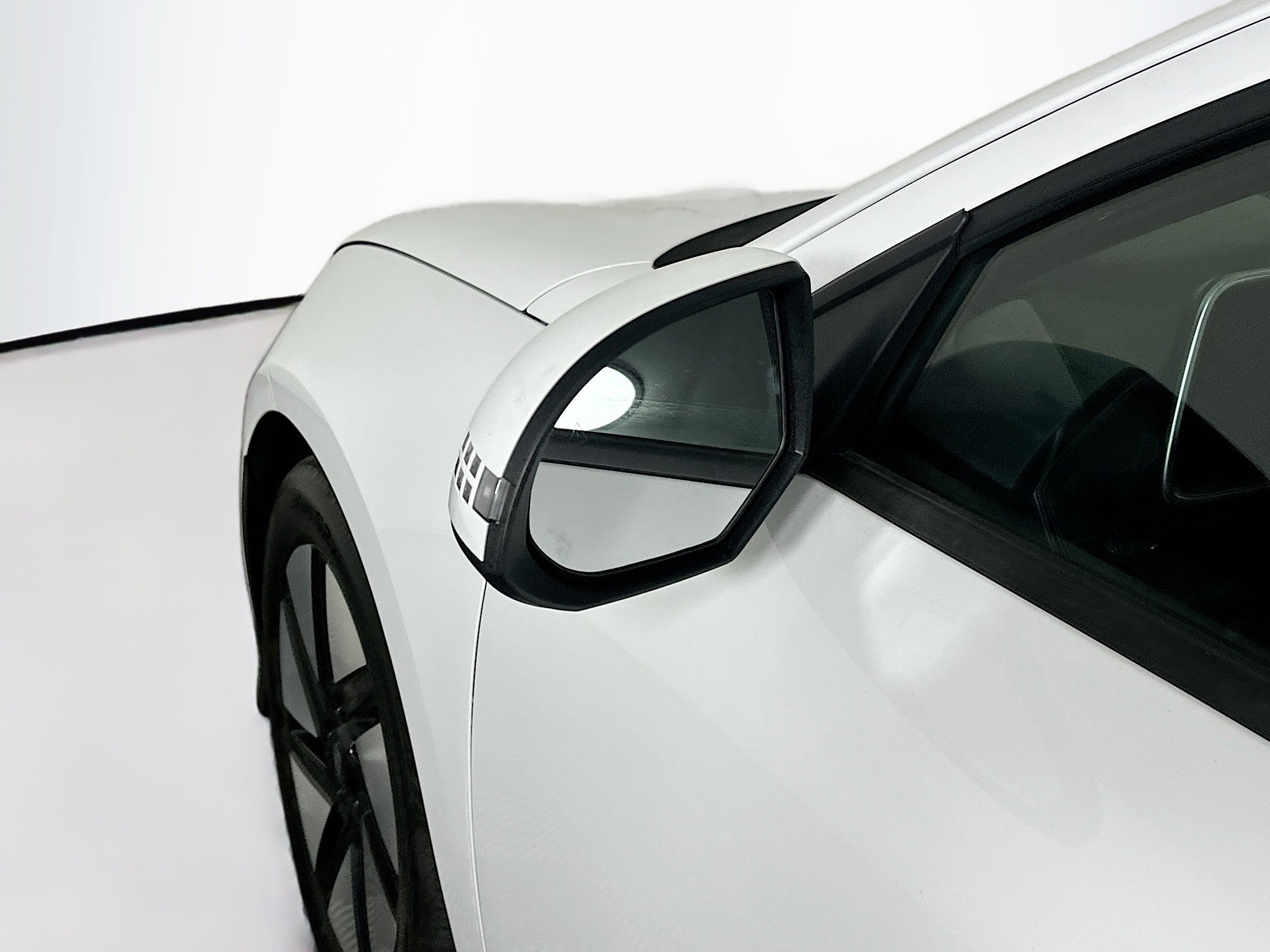 Used 2024 Hyundai Ioniq 6 SE image 16