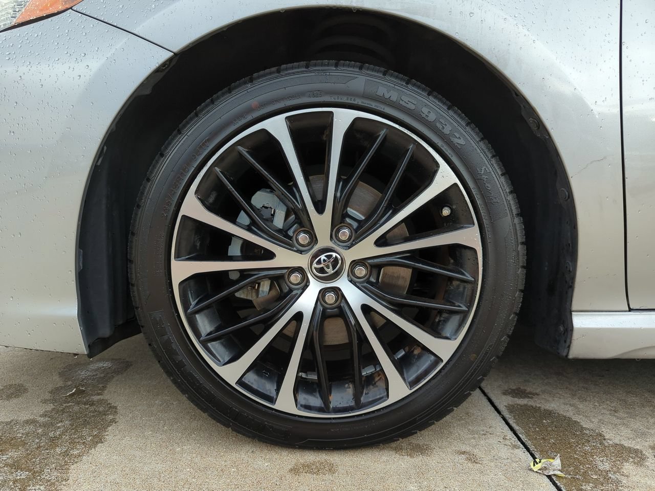 Used 2018 Toyota Camry SE FWD image 25
