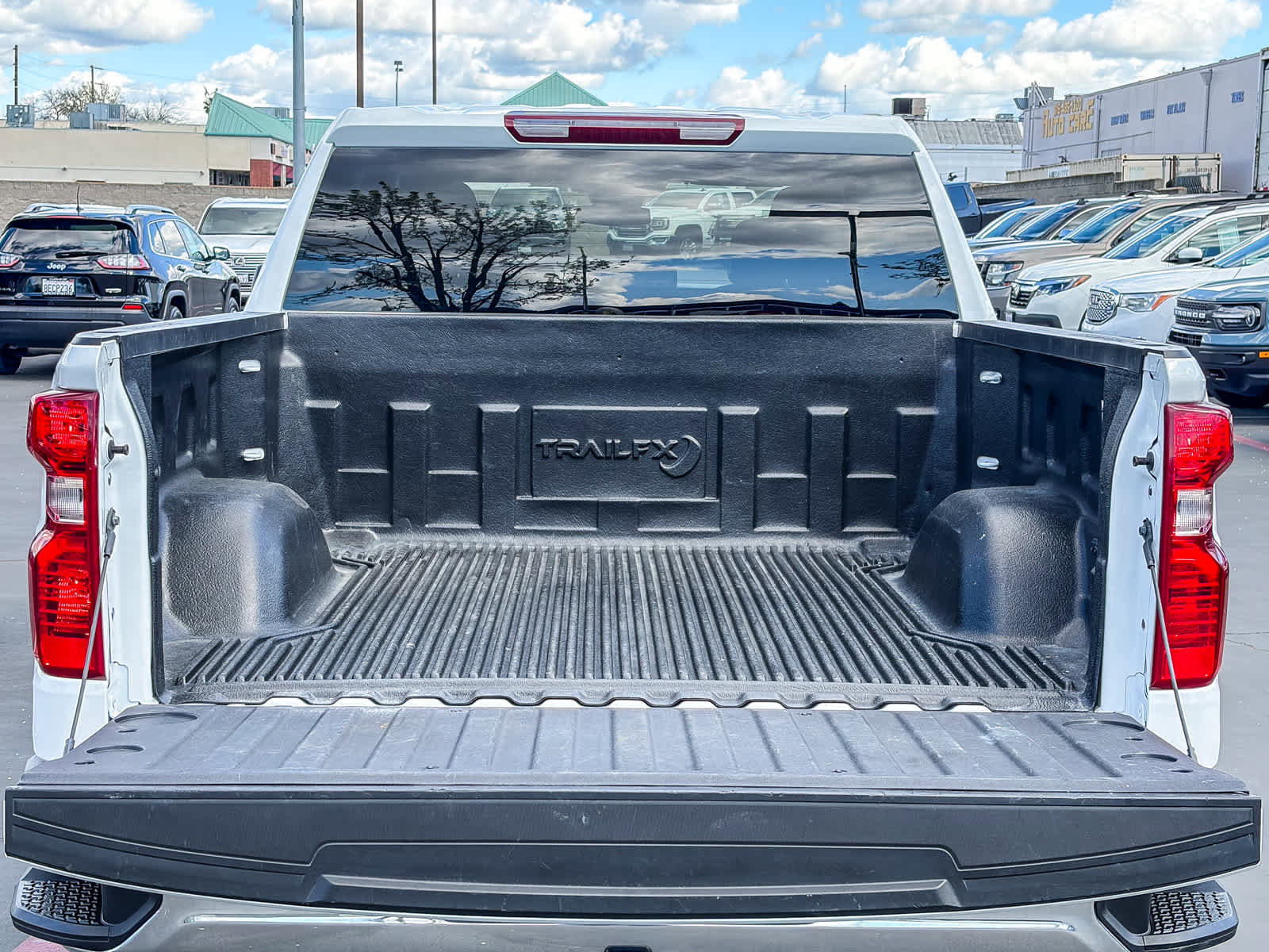 Used 2025 Chevrolet Silverado 1500 LT image 24