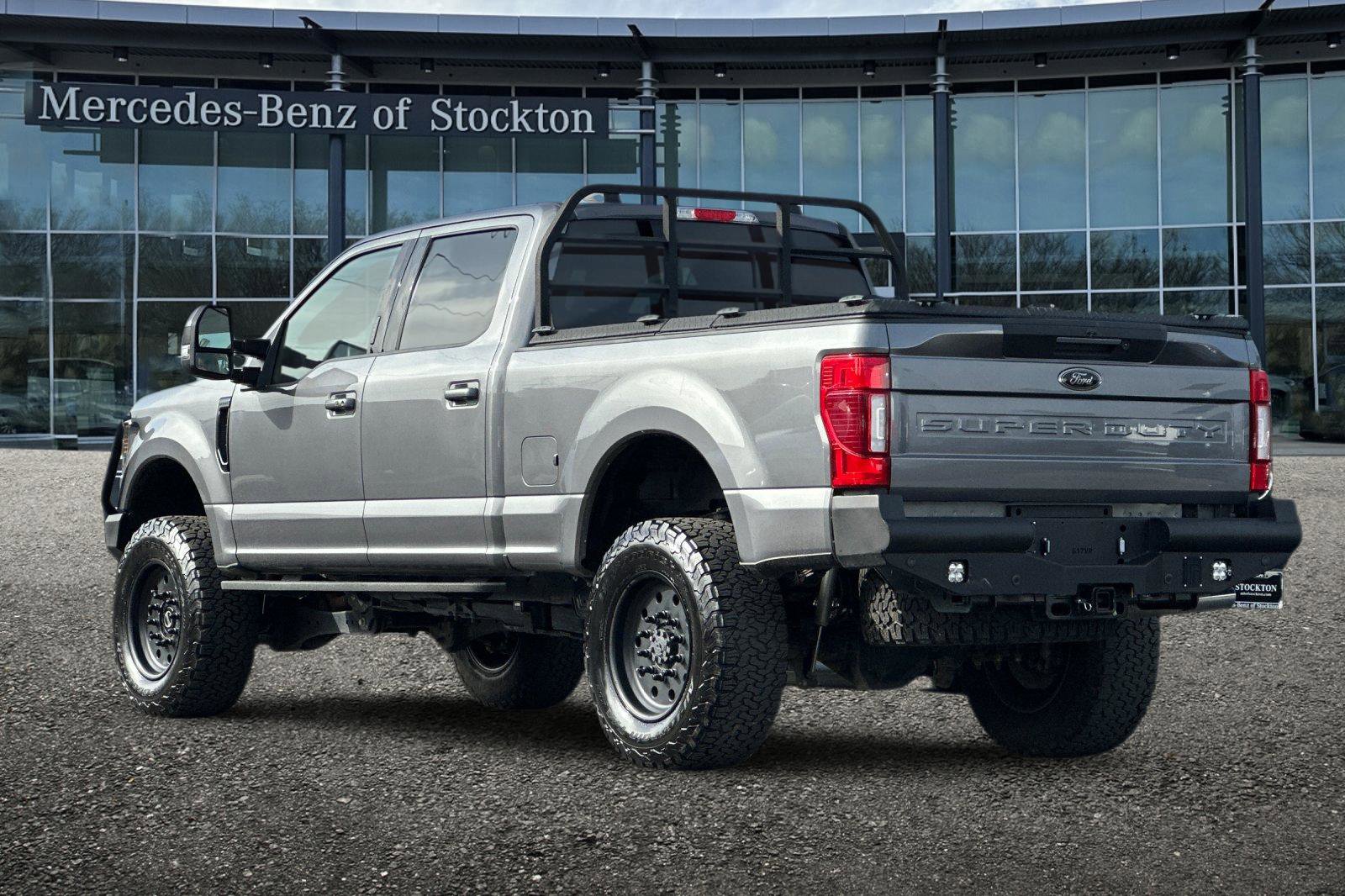 Used 2022 Ford F250 Lariat w/ Black Appearance Package image 6