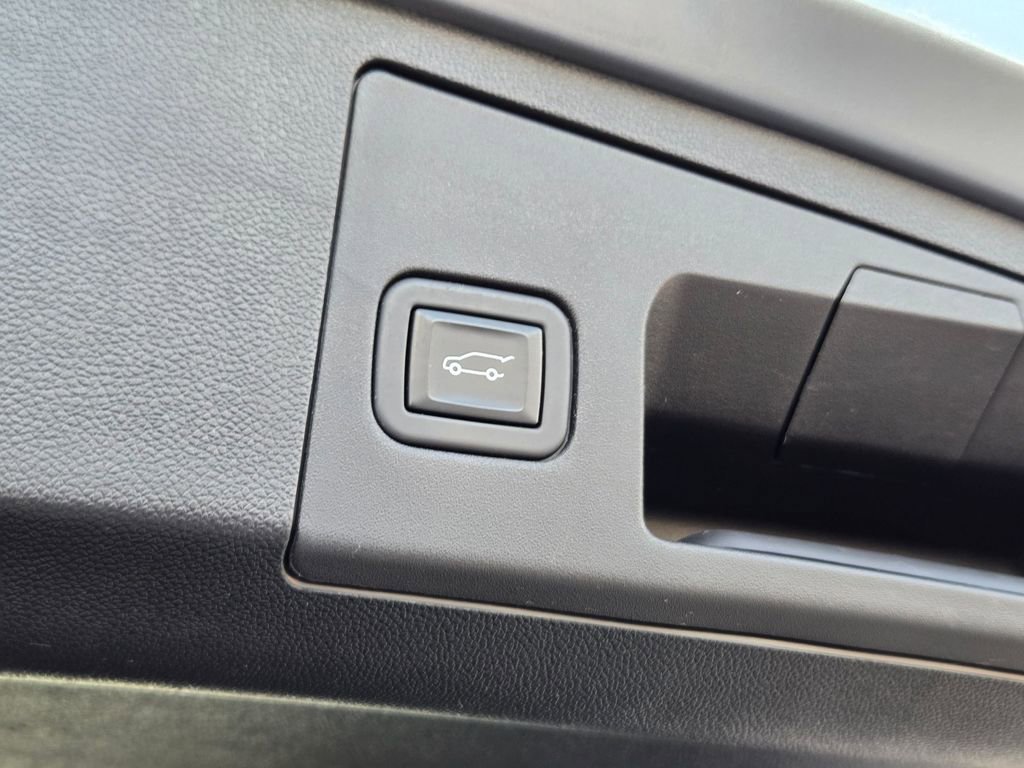 Certified 2023 Cadillac XT4 Sport w/ Cold Weather Package image 31