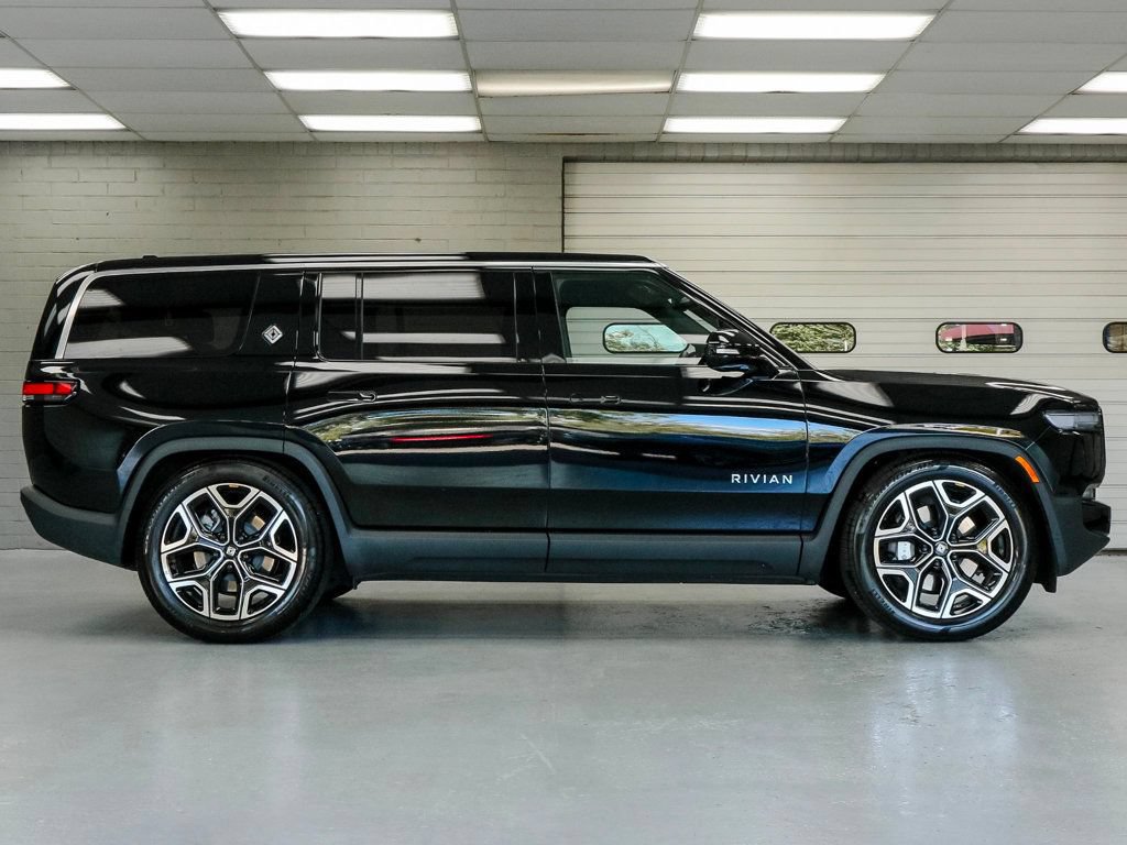 Used 2025 Rivian R1S Adventure AWD/4WD image 5