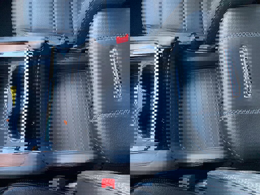 Used 2025 GMC Yukon Denali image 31