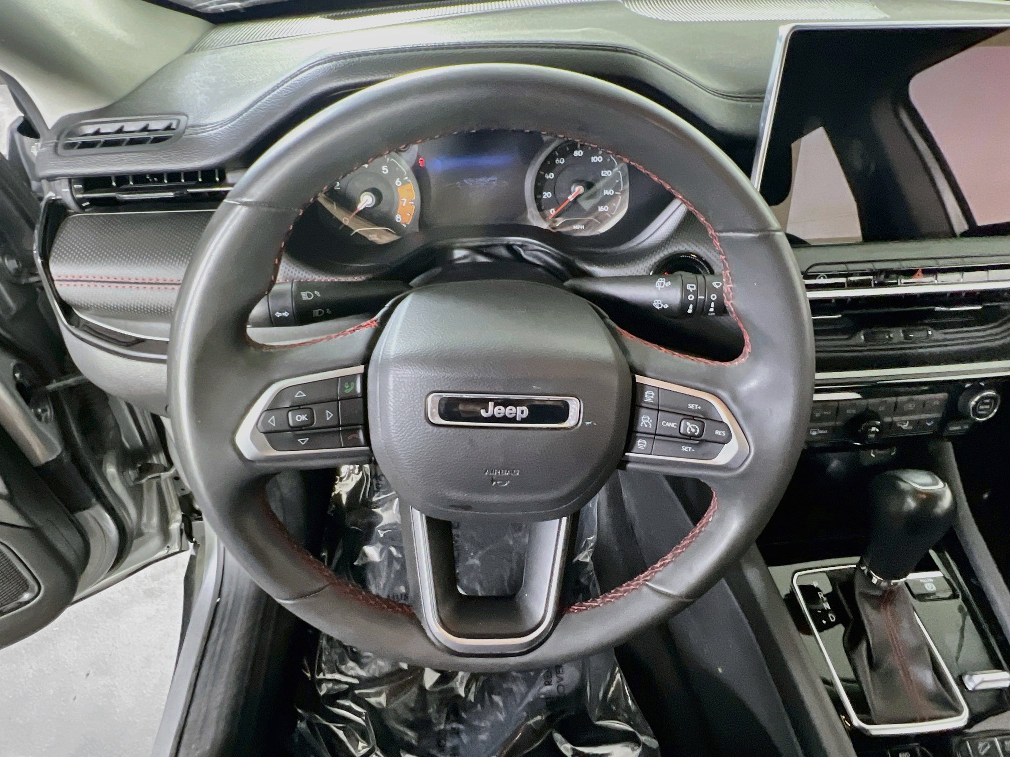 Used 2022 Jeep Compass Trailhawk AWD/4WD image 11