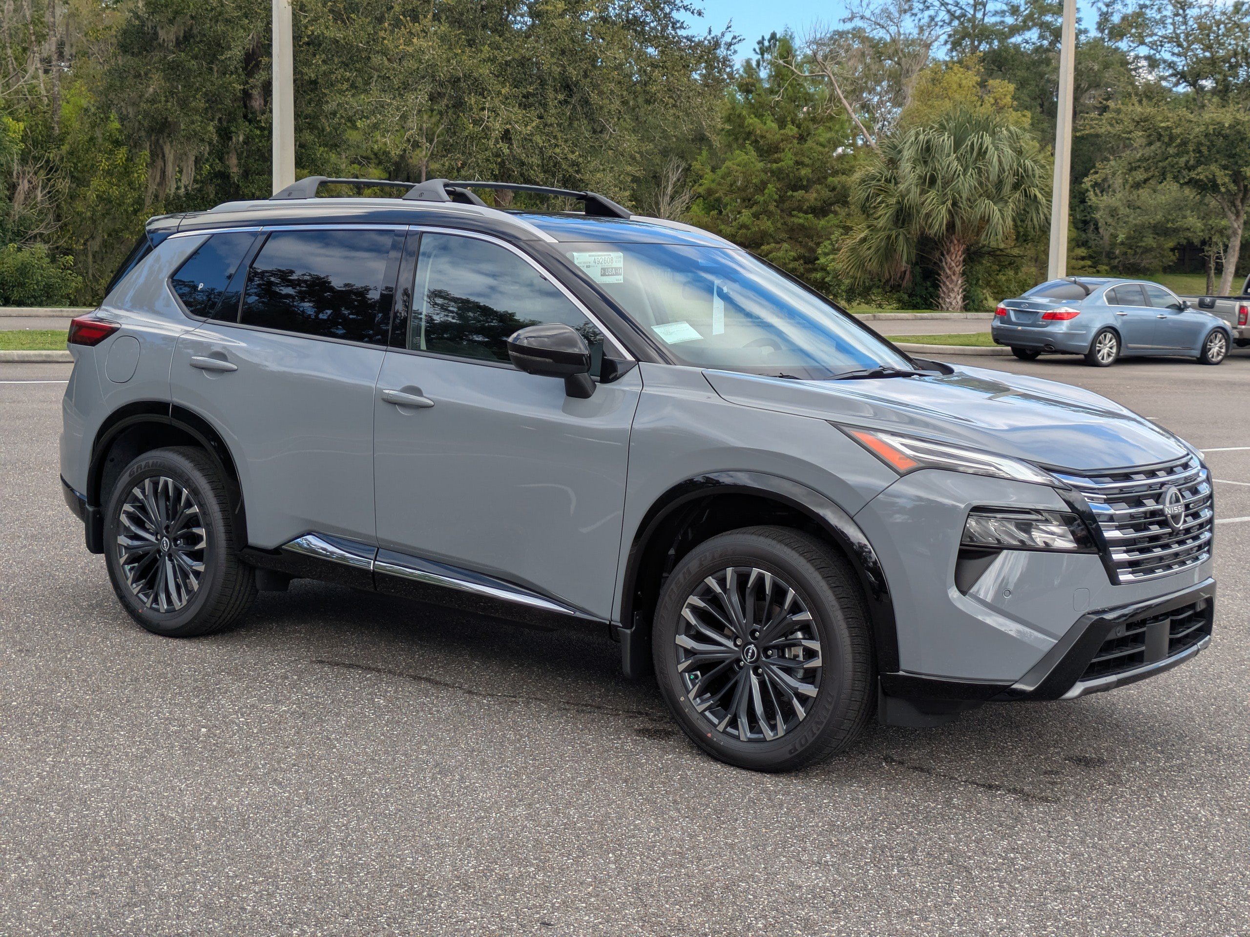 New 2026 Nissan Rogue Platinum AWD/4WD image 2