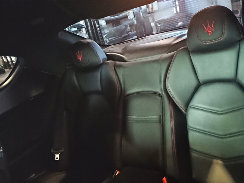 Used 2018 Maserati GranTurismo Sport RWD image 29