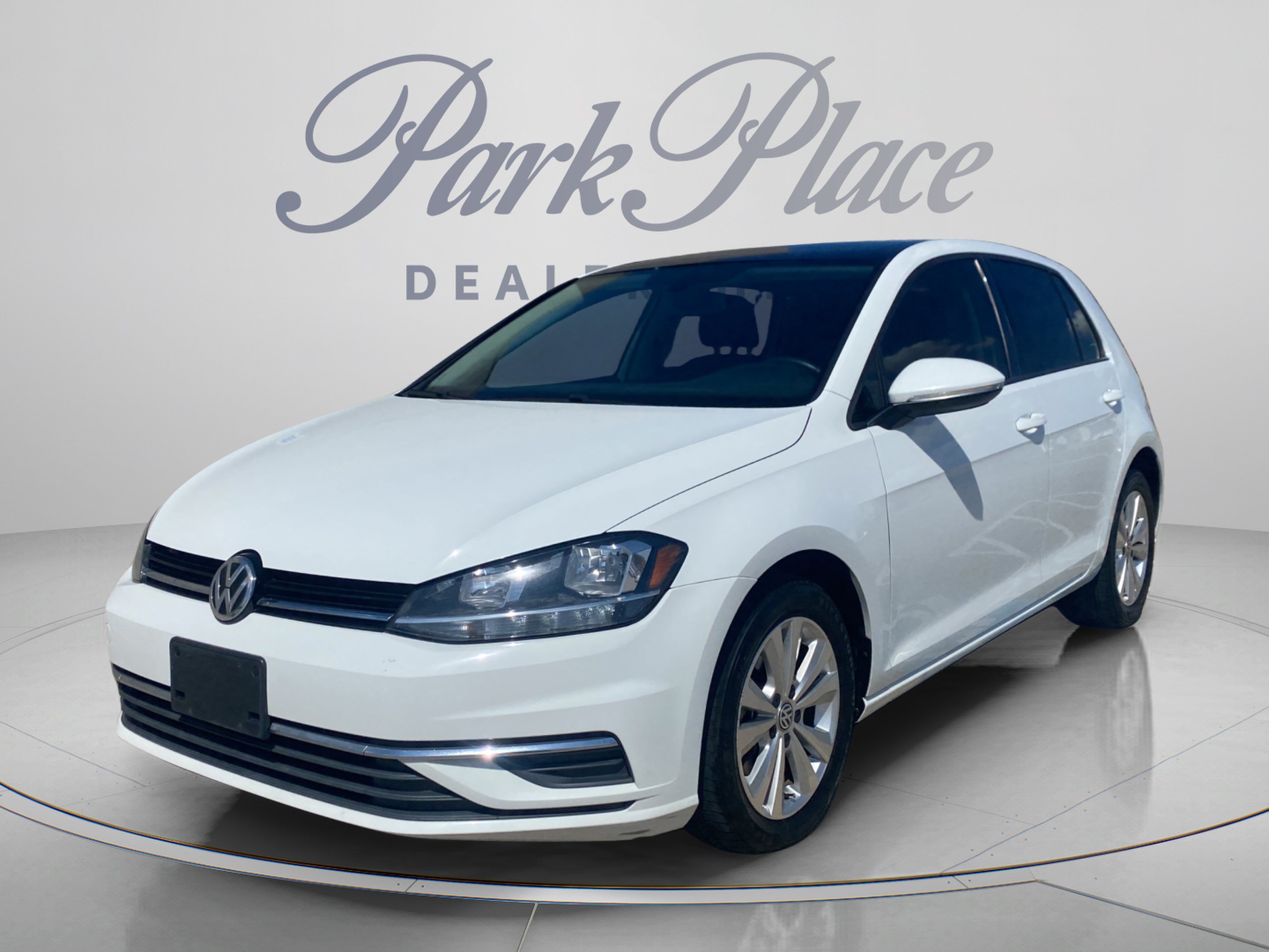 Used 2021 Volkswagen Golf 4-Door FWD image 1