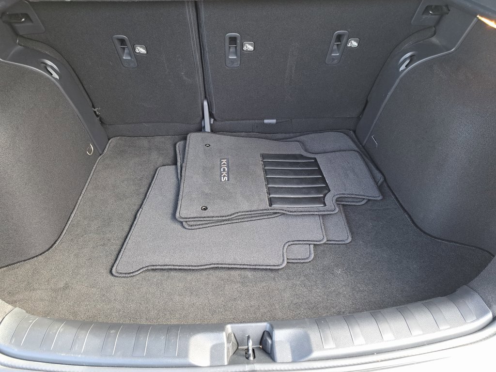 Used 2023 Nissan Kicks SR w/ SR Premium Package image 29