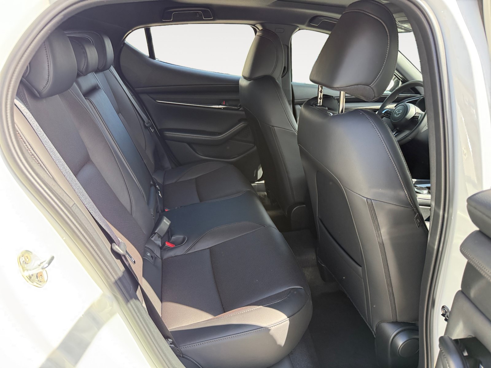 New 2026 MAZDA MAZDA3 2.5 S Hatchback w/ Premium Pkg FWD image 18
