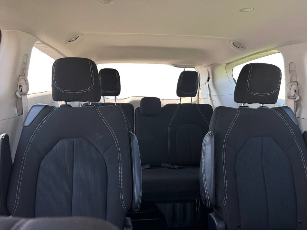 Used 2023 Chrysler Voyager LX FWD image 14