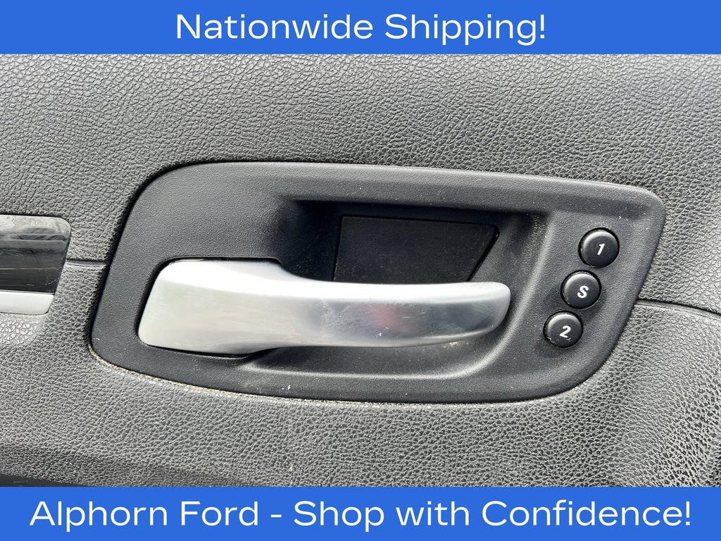 Used 2023 Chrysler 300 S w/ Comfort Group RWD image 12