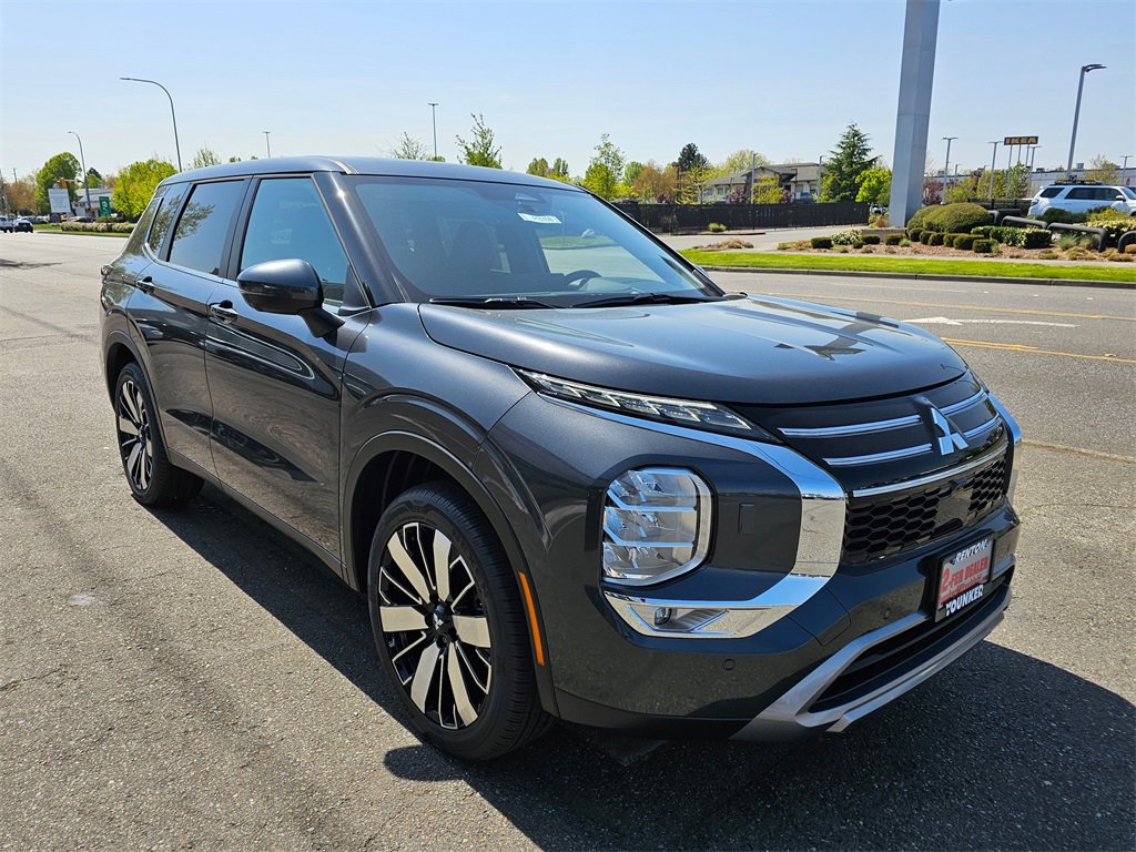 New 2025 Mitsubishi Outlander SE image 2