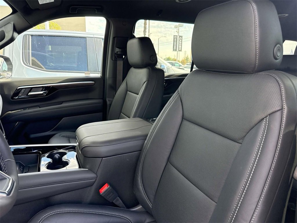 New 2026 Chevrolet Suburban LS image 19