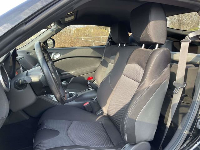 Used 2020 Nissan 370Z Coupe image 19