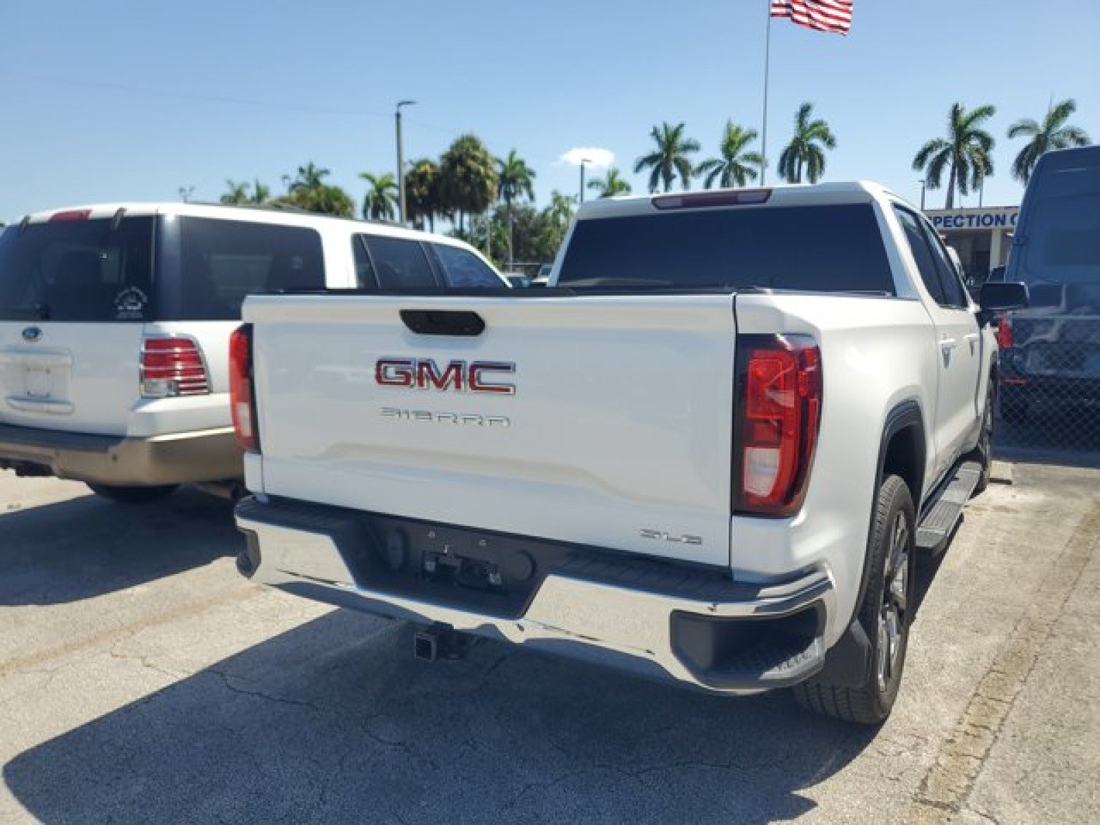 Used 2020 GMC Sierra 1500 SLE w/ SLE Value Package RWD image 9