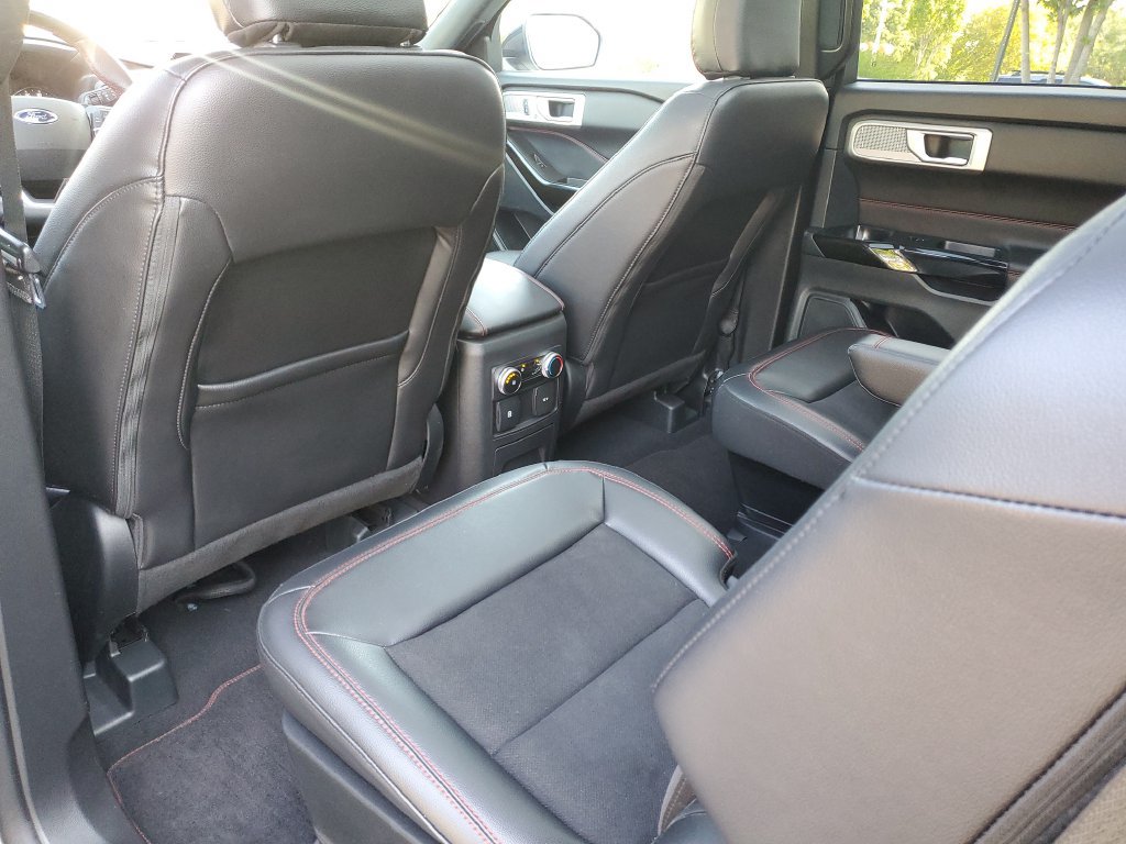 Used 2023 Ford Explorer ST-Line w/ Class IV Trailer Tow Package AWD/4WD image 14