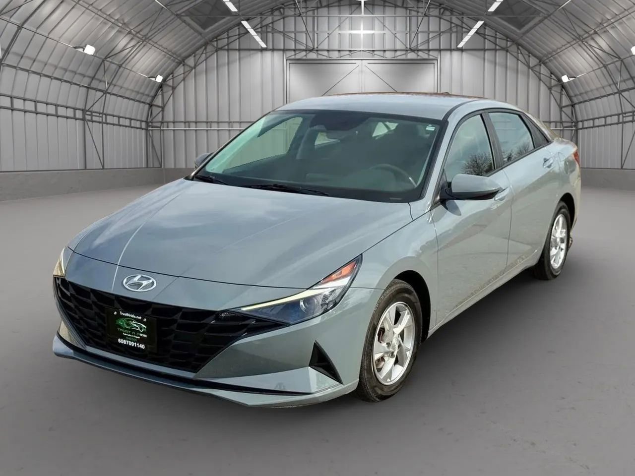 Used 2021 Hyundai Elantra SE image 3