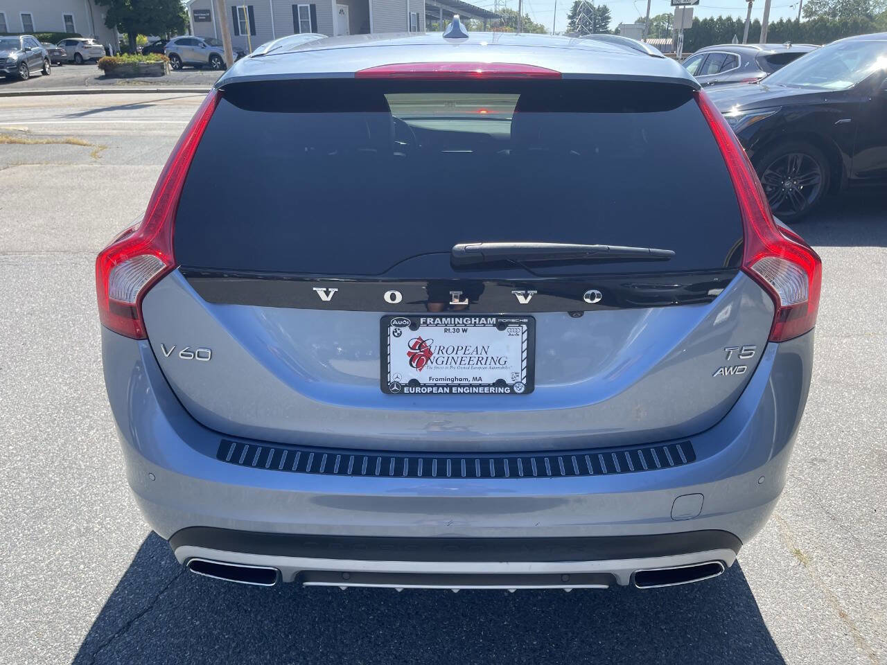 Used 2018 Volvo V60 T5 Cross Country image 6