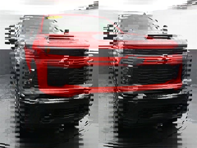 Used 2024 Chevrolet Silverado 2500 Custom w/ Custom Value Package image 5