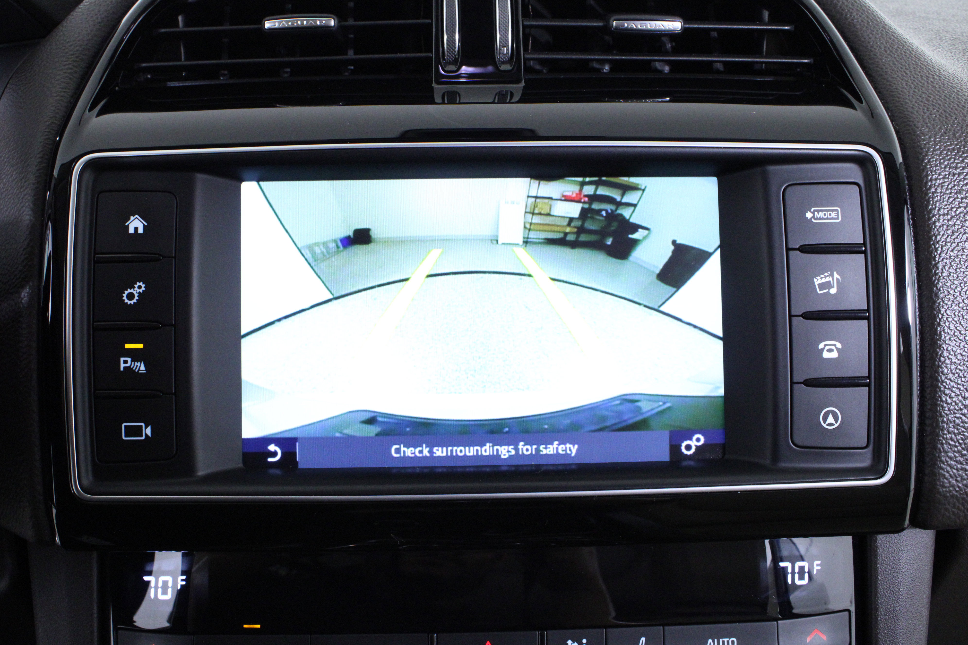 Used 2017 Jaguar F-PACE Prestige image 28