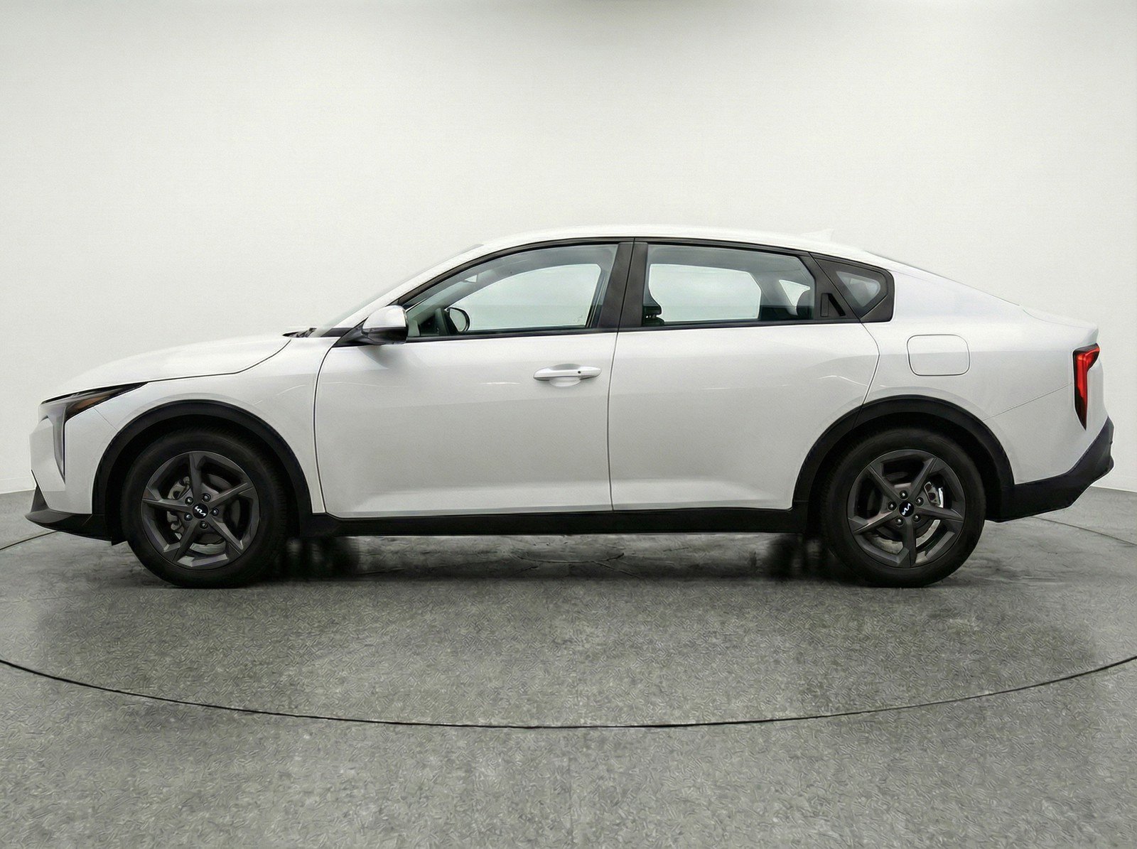 Used 2025 Kia K4 LXS FWD image 5