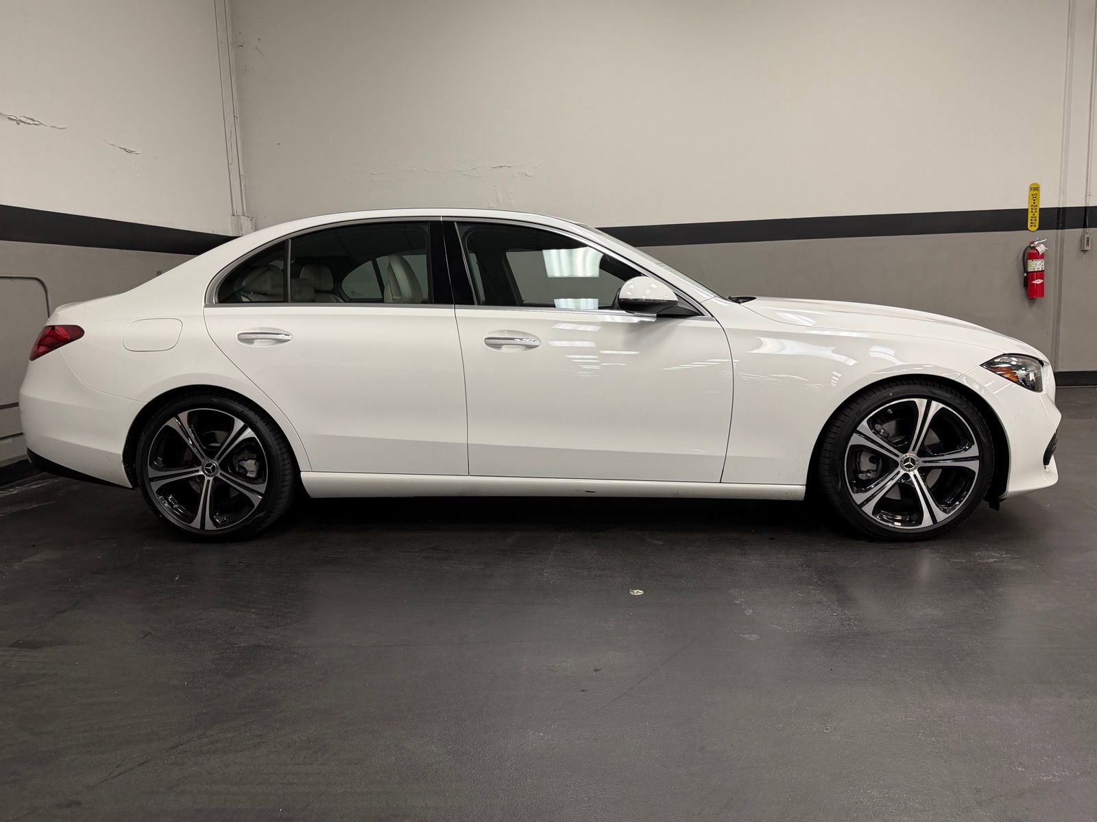 Certified 2022 Mercedes-Benz C 300 4MATIC Sedan image 5