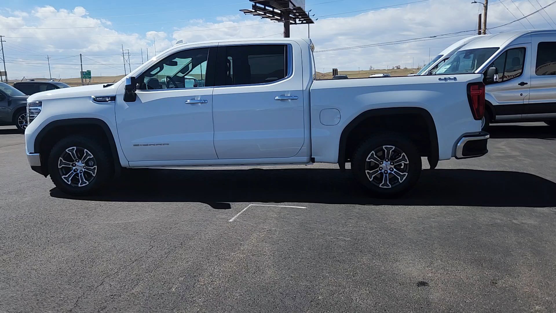 Used 2025 GMC Sierra 1500 SLT image 2