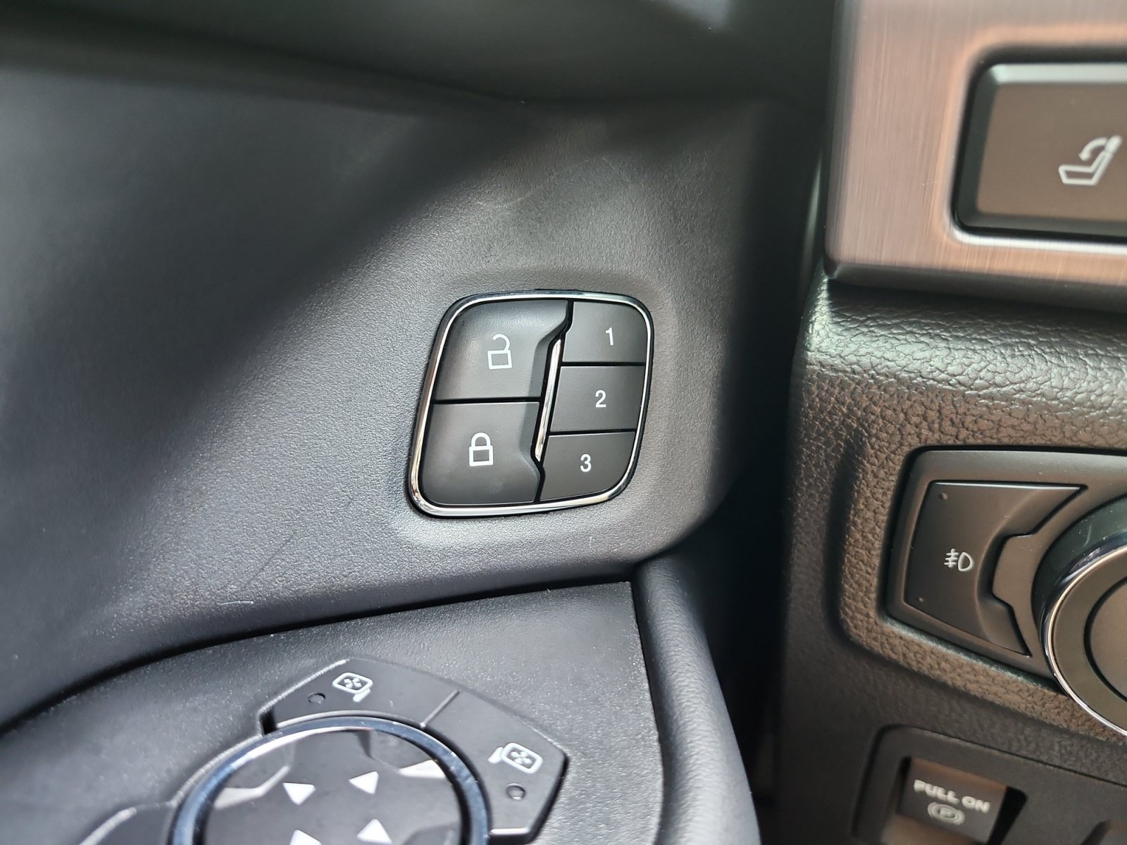 Used 2020 Ford Expedition Platinum AWD/4WD image 17