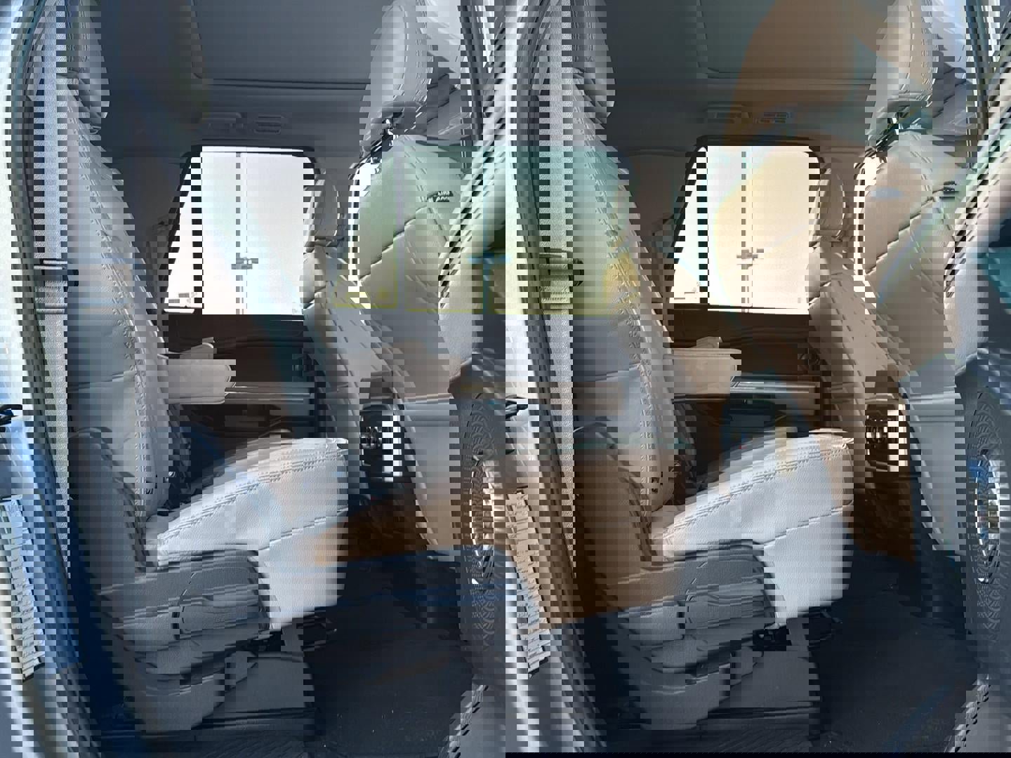 Used 2024 Ford Expedition Max Limited image 21