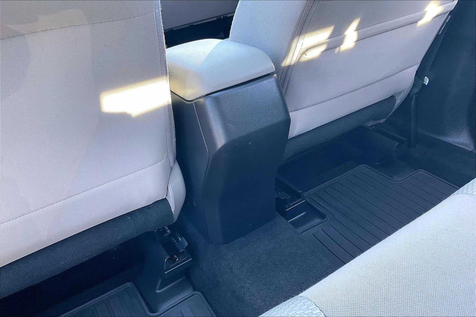 Used 2015 Subaru Forester 2.5i Premium w/ All-Weather Package image 24