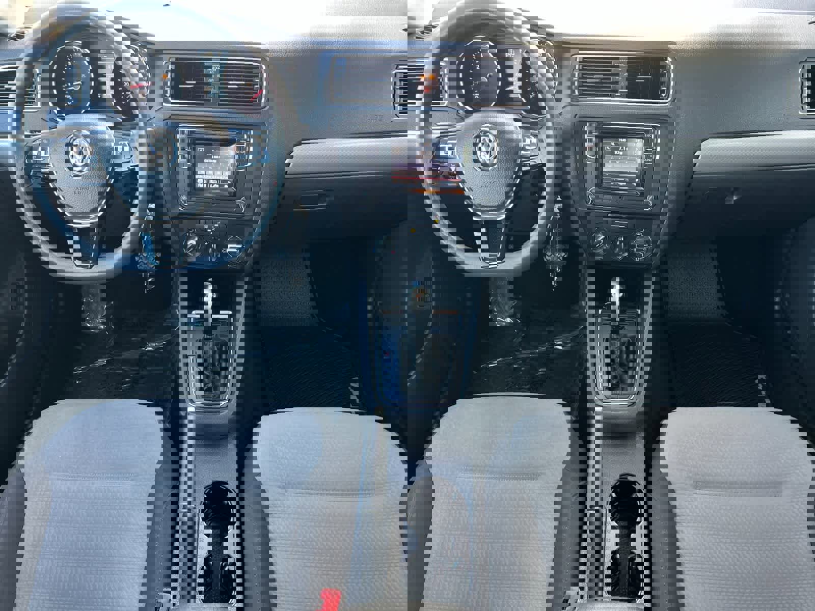 Used 2017 Volkswagen Jetta S image 4