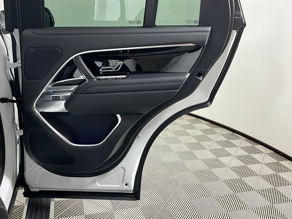Certified 2024 Land Rover Range Rover SE AWD/4WD image 24