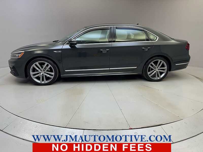 Used 2017 Volkswagen Passat 1.8T R-Line w/ R-Line Lighting Package image 2