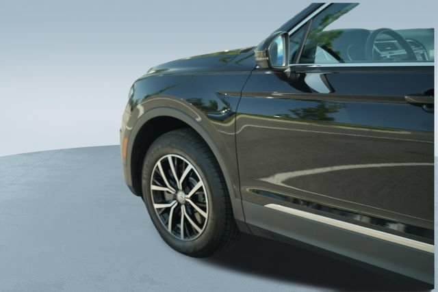 Used 2021 Volkswagen Tiguan SE AWD/4WD image 41